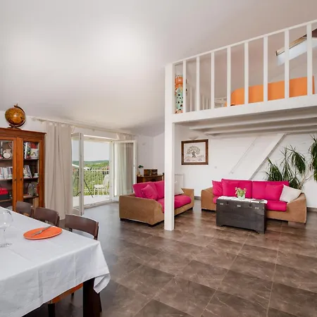 Hotel Stefanija Small Boutique Hotel&restaurant 4*