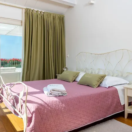 Hotel Stefanija Small Boutique Hotel&restaurant 4*