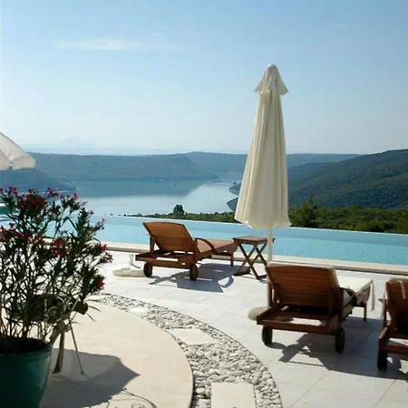 Hotel Stefanija Small Boutique Hotel&restaurant 4*