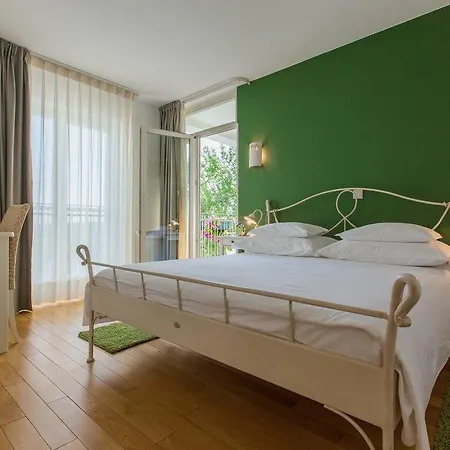 Stefanija Small Boutique Hotel&restaurant Hotel 4*