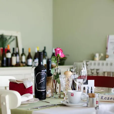 Stefanija Small Boutique Hotel&restaurant 4*