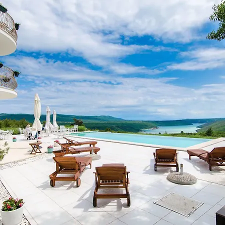 Stefanija Small Boutique Hotel&restaurant Hotel 4*
