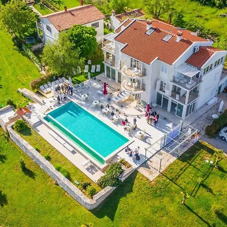 Stefanija Small Boutique Hotel&restaurant 4*