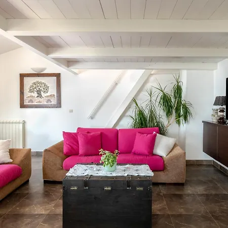 Stefanija Small Boutique Hotel&restaurant Отель 4*