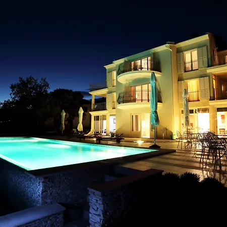 Stefanija Small Boutique Hotel&restaurant 호텔 4*