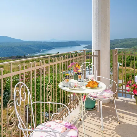 Otel Stefanija Small Boutique Hotel&restaurant 4*