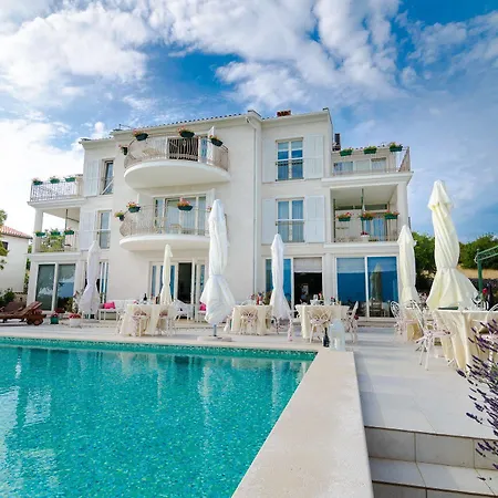 Stefanija Small Boutique Hotel&restaurant Отель Барбан