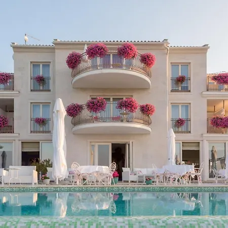 Отель Stefanija Small Boutique Hotel&restaurant Барбан