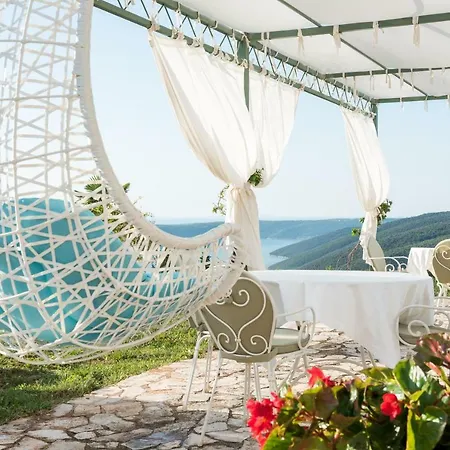 Stefanija Small Boutique Hotel&restaurant Отель Барбан